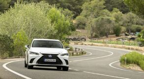 3 millió darab talált eddig gazdára a Lexus legnépszerűbb felsőkategóriás luxuslimuzinjából